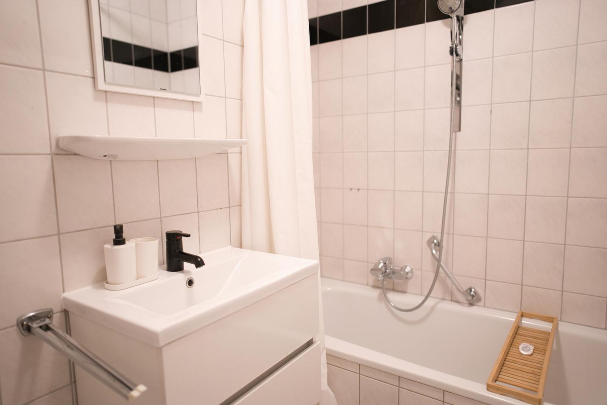 Moderne Ferienwohnung In Leimen Mit Balkon, Wehome Komfort Exterior foto