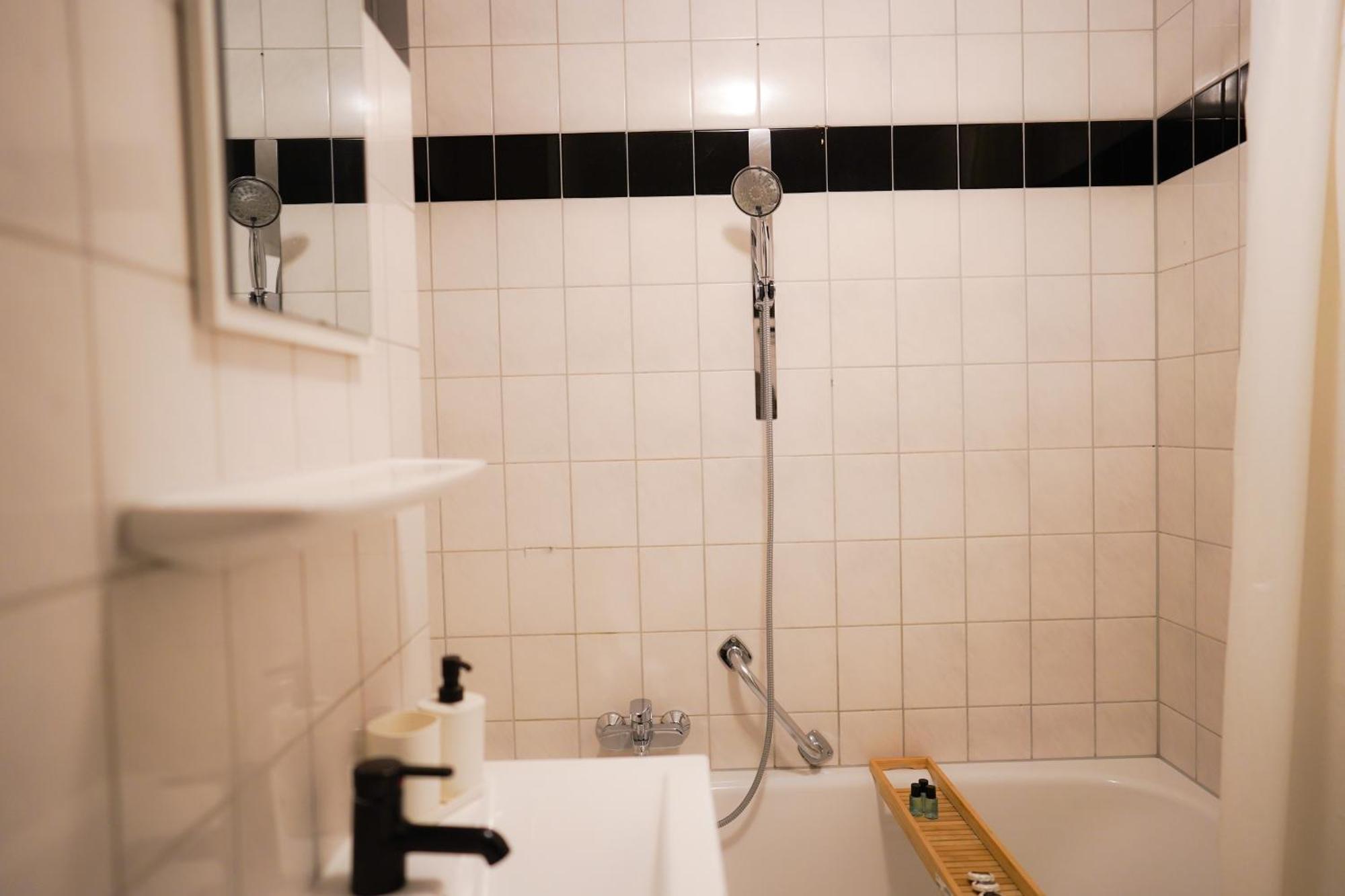 Moderne Ferienwohnung In Leimen Mit Balkon, Wehome Komfort Exterior foto
